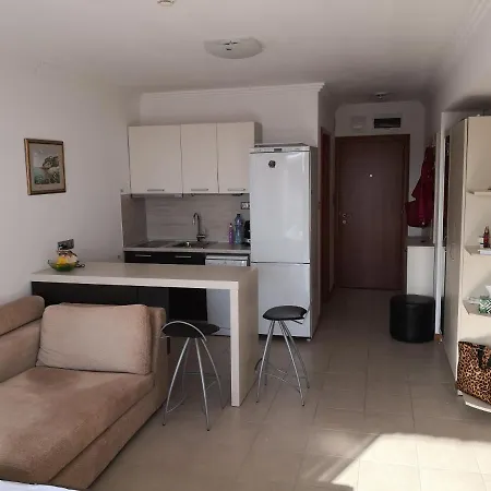Daire Emerald Beach And Spa , Satin 705 , Macedonia Street 61, Nesebar 8238 , Ravda